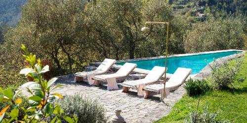 Accommodation with swimming pool in Vernazza