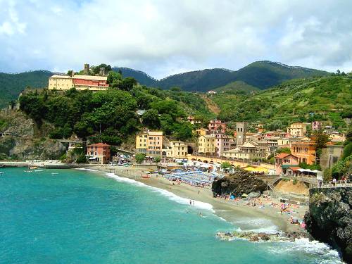 Cinque Terre walking tour with food and wine tastings Monterosso al Mare