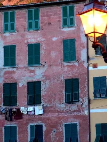 Maison aux couleurs typiques de la Ligurie